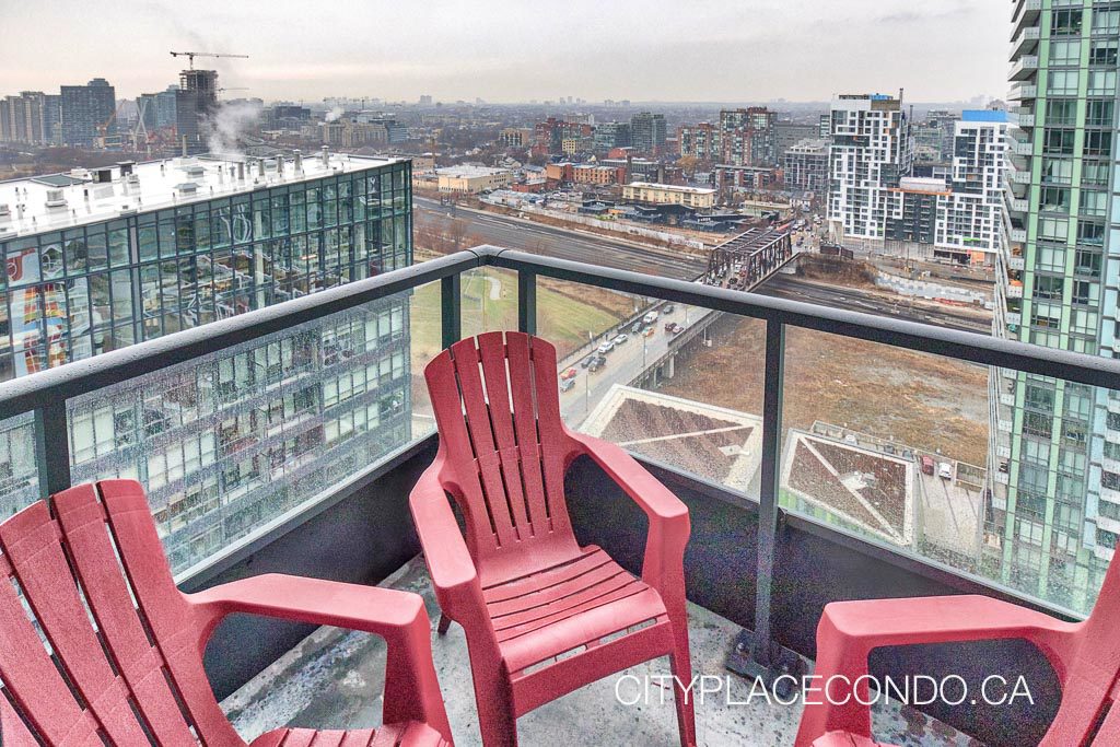 70 Queens Wharf Rd 2806 northwest views over Fort York