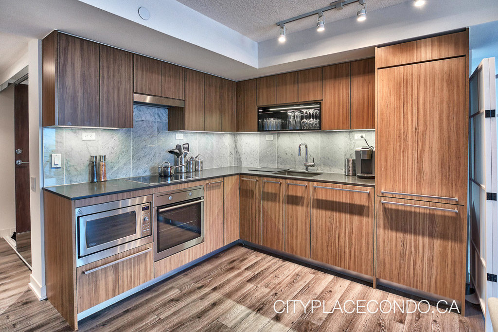 70 Queens Wharf Rd 2806 modern kitchen with built-in appliances